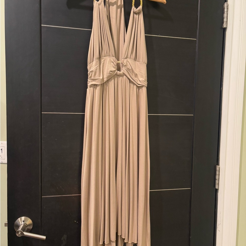 Chic Backless Beige Dress